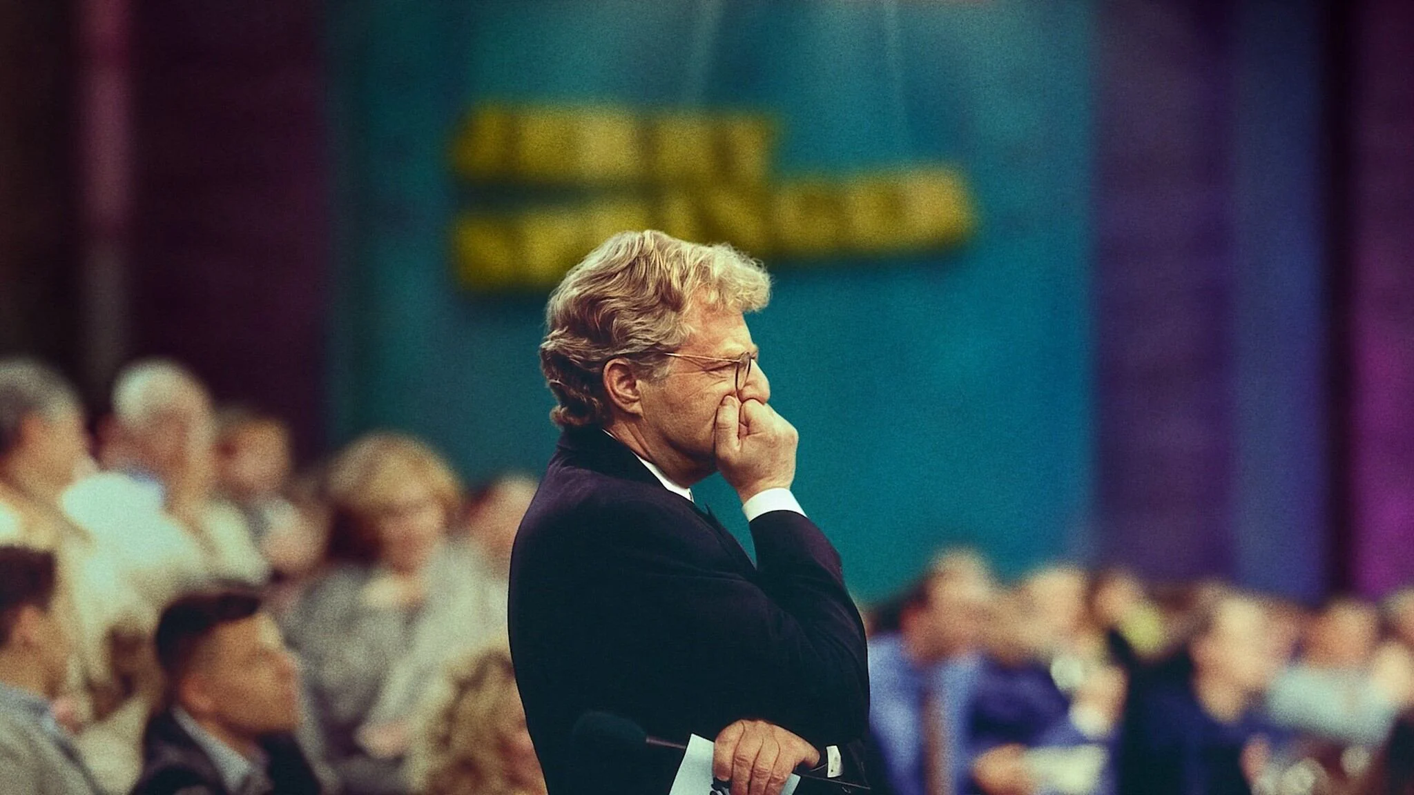 Jerry Springer: Đấm đá, camera, diễn - SubNhanh